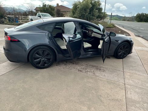 Used 2022 Tesla Model S Standard Range image 9
