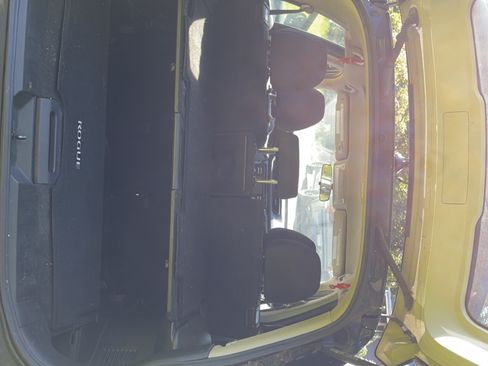 Used 2017 Nissan Rogue S image 2