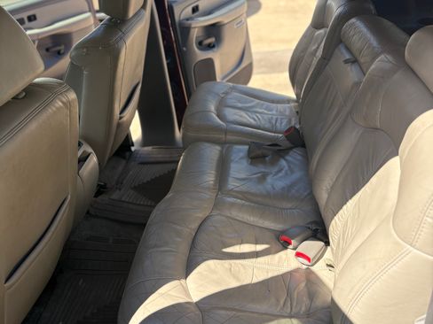 Used 2002 Chevrolet Suburban LT AWD/4WD image 13