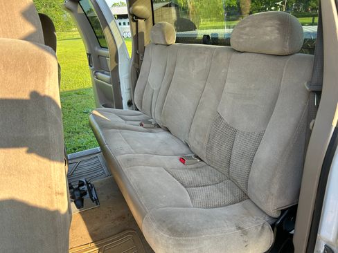 Used 2004 Chevrolet Silverado 2500 LS RWD image 6