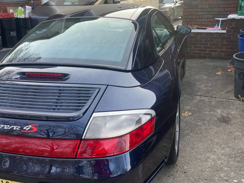 Used 2004 Porsche 911 Carrera 4S AWD/4WD image 8
