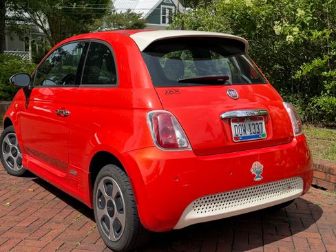Used 2016 FIAT 500 e FWD image 2