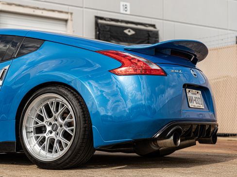 Used 2009 Nissan 370Z Touring w/ Sport Pkg image 8