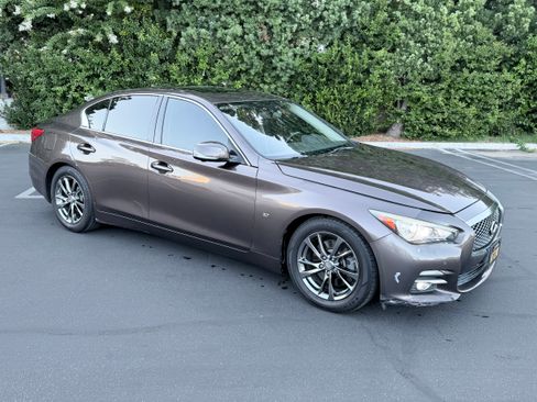 Used 2014 INFINITI Q50 Premium w/ Deluxe Touring Package RWD image 4