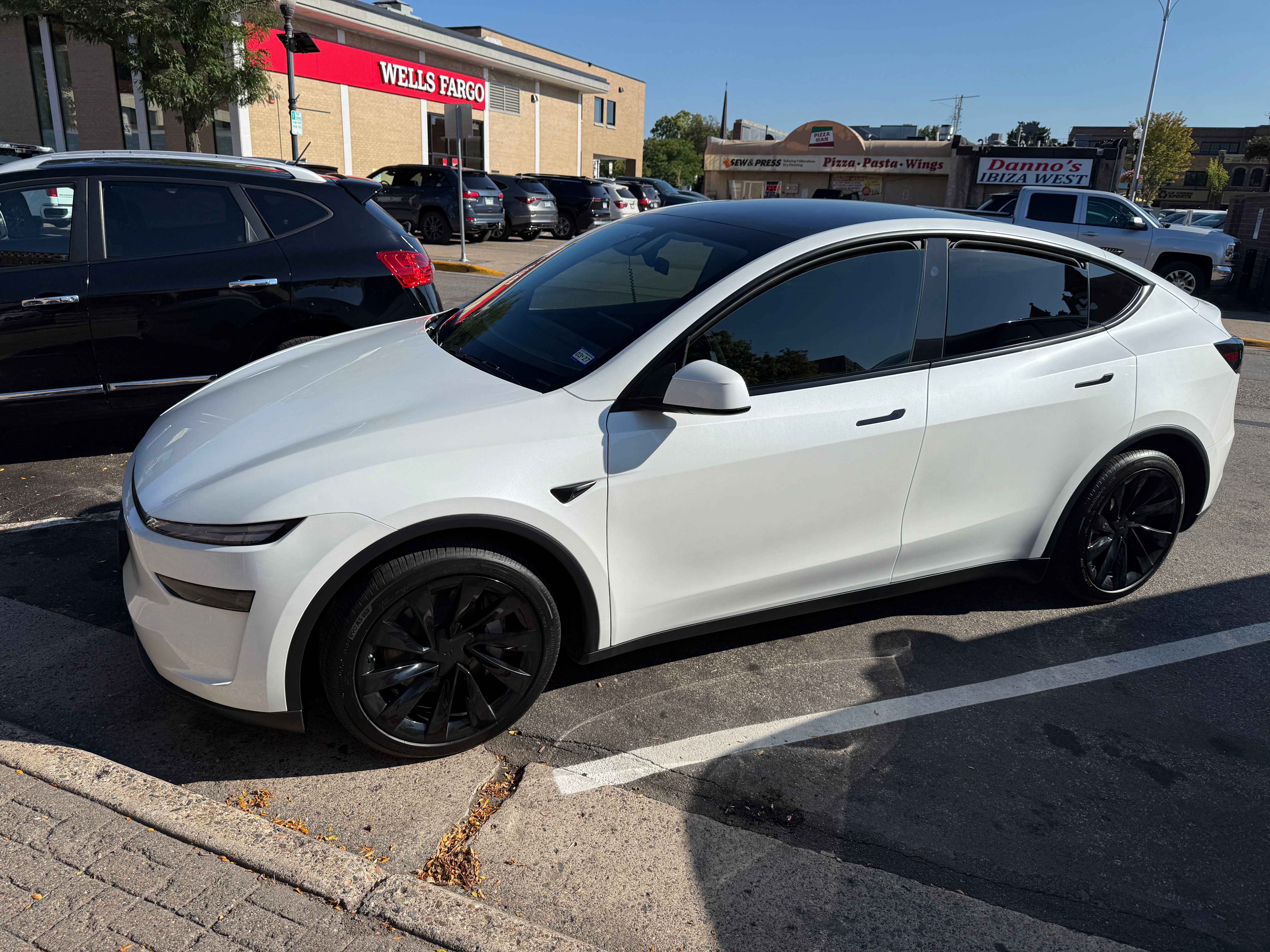 Used 2026 Tesla Model Y Long Range AWD/4WD image 9