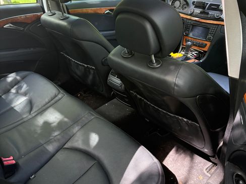 Used 2009 Mercedes-Benz E 350 4MATIC Sedan image 5