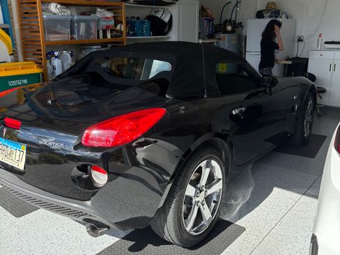 Used 2006 Pontiac Solstice Convertible w/ Premium Package image 8