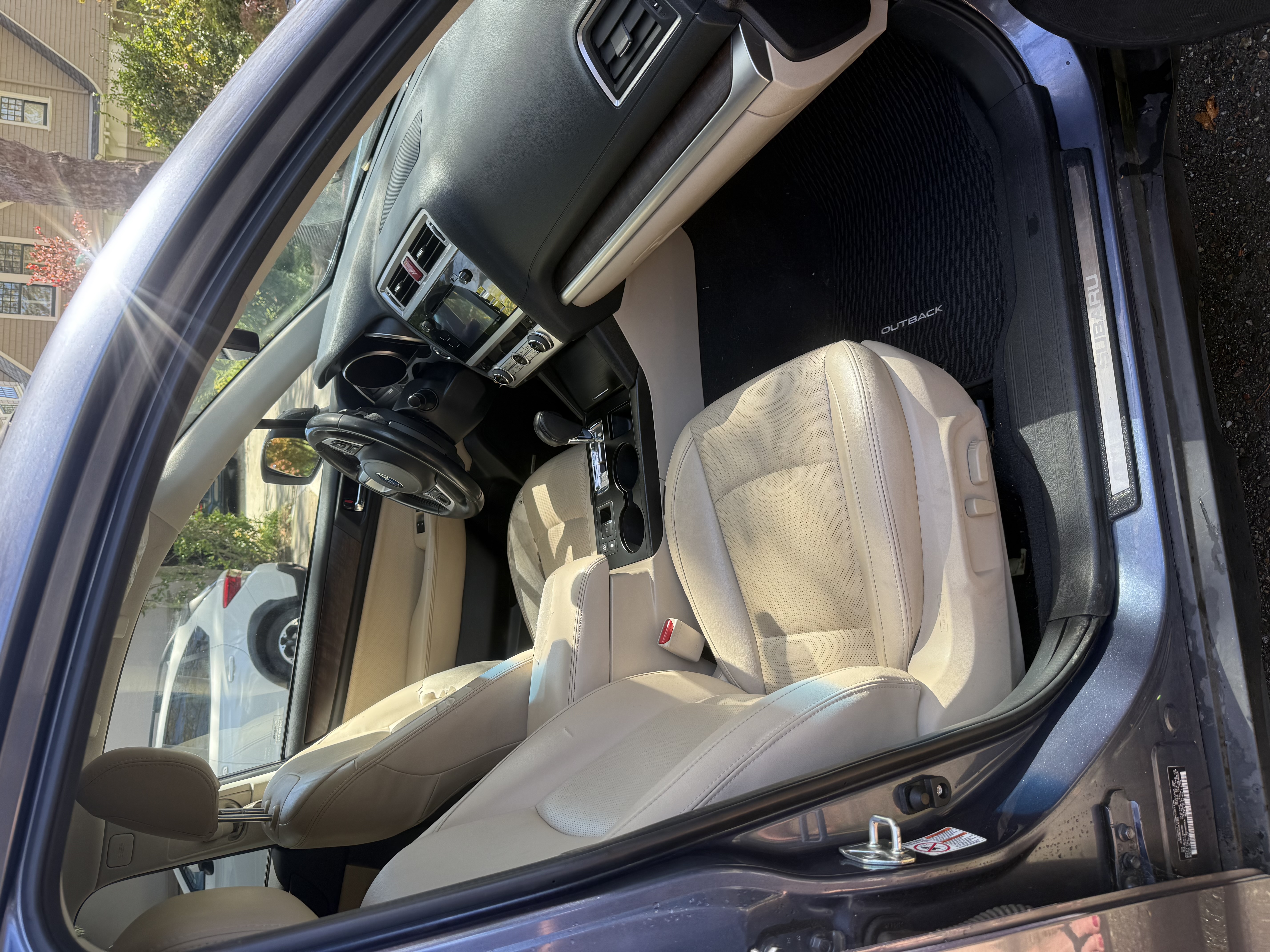 Used 2017 Subaru Outback 2.5i Limited AWD/4WD image 9