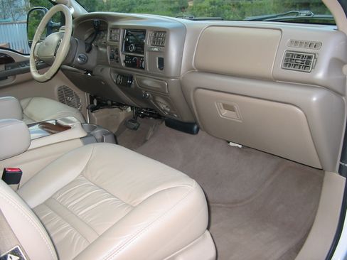 Used 2001 Ford Excursion Limited AWD/4WD image 18