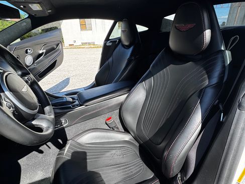 Used 2018 Aston Martin DB11 V12 image 11