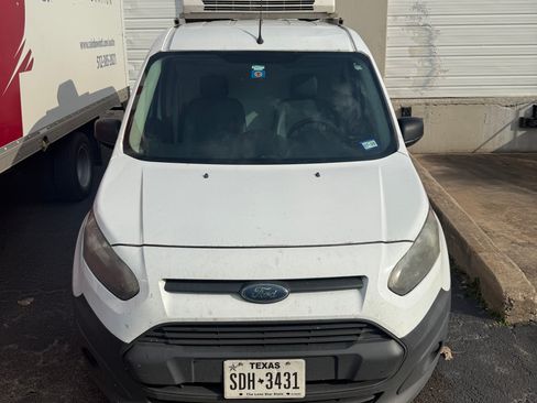 Used 2018 Ford Transit Connect XL image 2