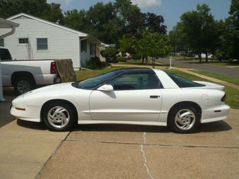 Used 1994 Pontiac Firebird Coupe image 4