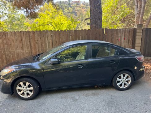 Used 2010 MAZDA MAZDA3 i Touring FWD image 14