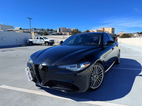 Used 2018 Alfa Romeo Giulia Ti w/ Quick Order Package 22Z Lusso image 14