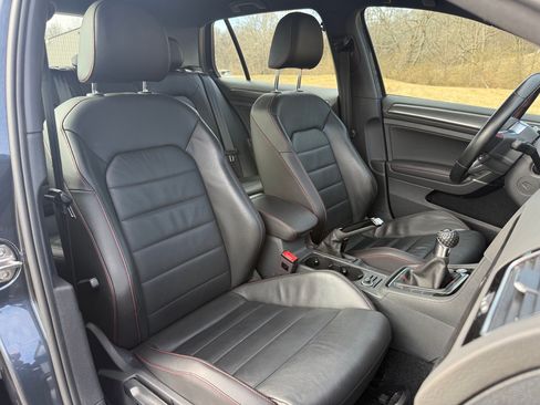 Used 2018 Volkswagen GTI SE image 25