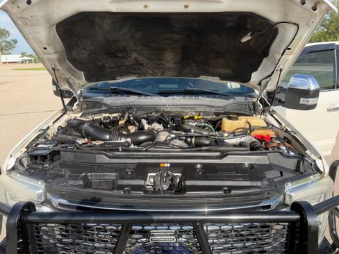 Used 2017 Ford F350 Platinum w/ FX4 Off-Road Package AWD/4WD image 28