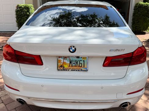 Used 2020 BMW 530i w/ Premium Package image 5