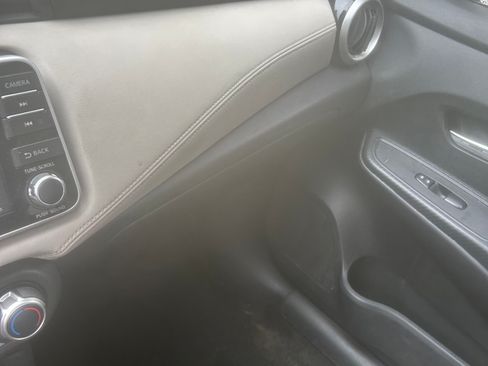 Used 2020 Nissan Versa SV FWD image 15