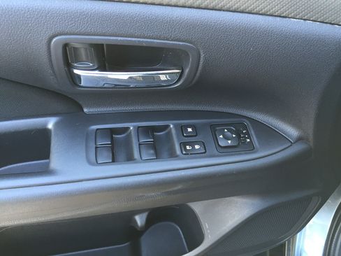 Used 2020 Mitsubishi Outlander SE image 17