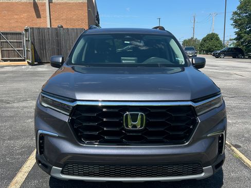Used 2023 Honda Pilot Touring image 10