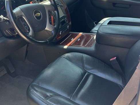 Used 2013 Chevrolet Tahoe LTZ image 10