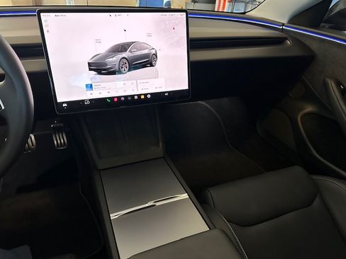 Used 2024 Tesla Model 3 Performance image 8
