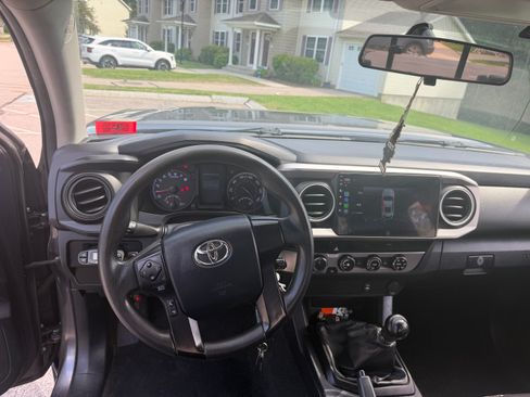Used 2017 Toyota Tacoma SR w/ SR Convenience Package AWD/4WD image 17
