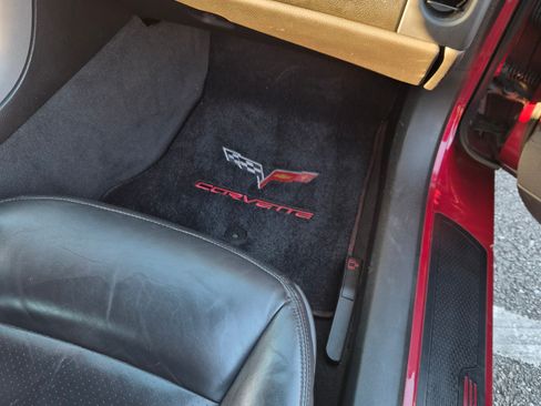 Used 2006 Chevrolet Corvette Convertible w/ Preferred Equipment Group RWD image 19