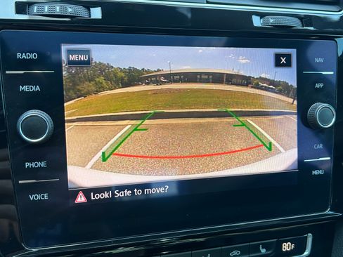 Used 2019 Volkswagen Golf 4-Door FWD image 20