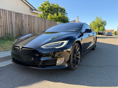 Used 2017 Tesla Model S 75 RWD image 1