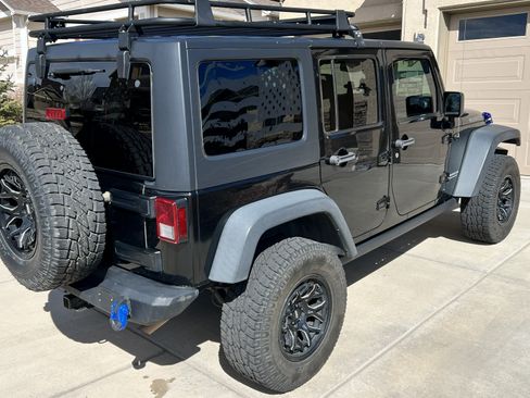 Used 2017 Jeep Wrangler Unlimited Rubicon w/ Connectivity Group image 5