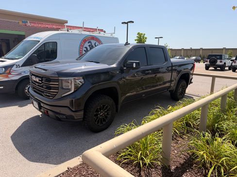 Used 2022 GMC Sierra 1500 AT4X AWD/4WD image 8