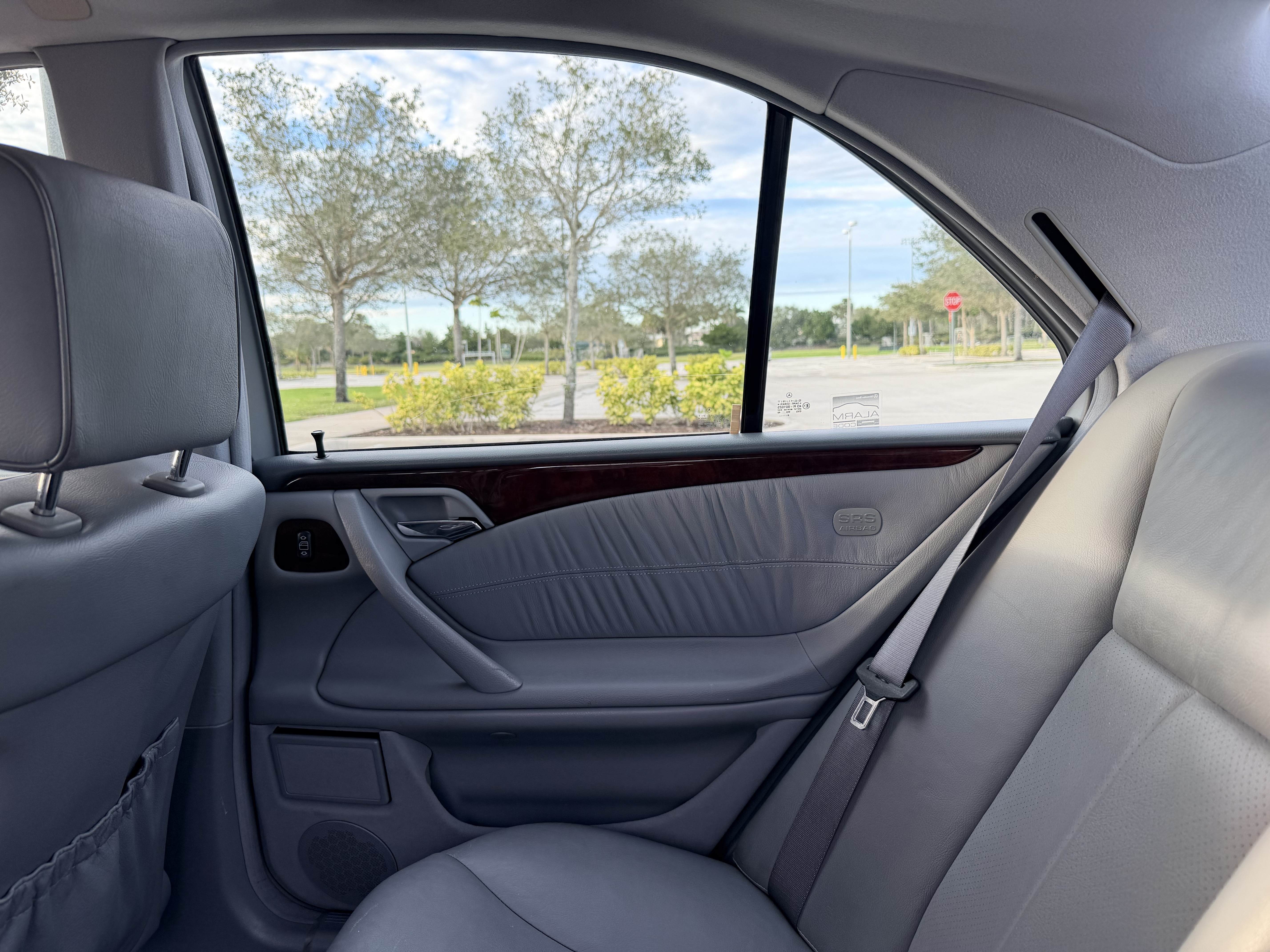 Used 2001 Mercedes-Benz E 430 4MATIC Sedan image 8