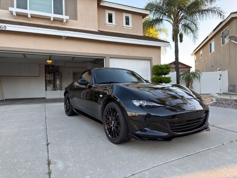 Used 2023 MAZDA MX-5 Miata Club w/ Brembo/BBS Recaro Package RWD image 2