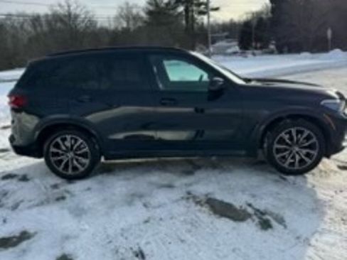 Used 2021 BMW X5 xDrive40i w/ M Sport Package image 6