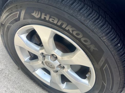 Used 2010 Toyota RAV4 Limited image 18