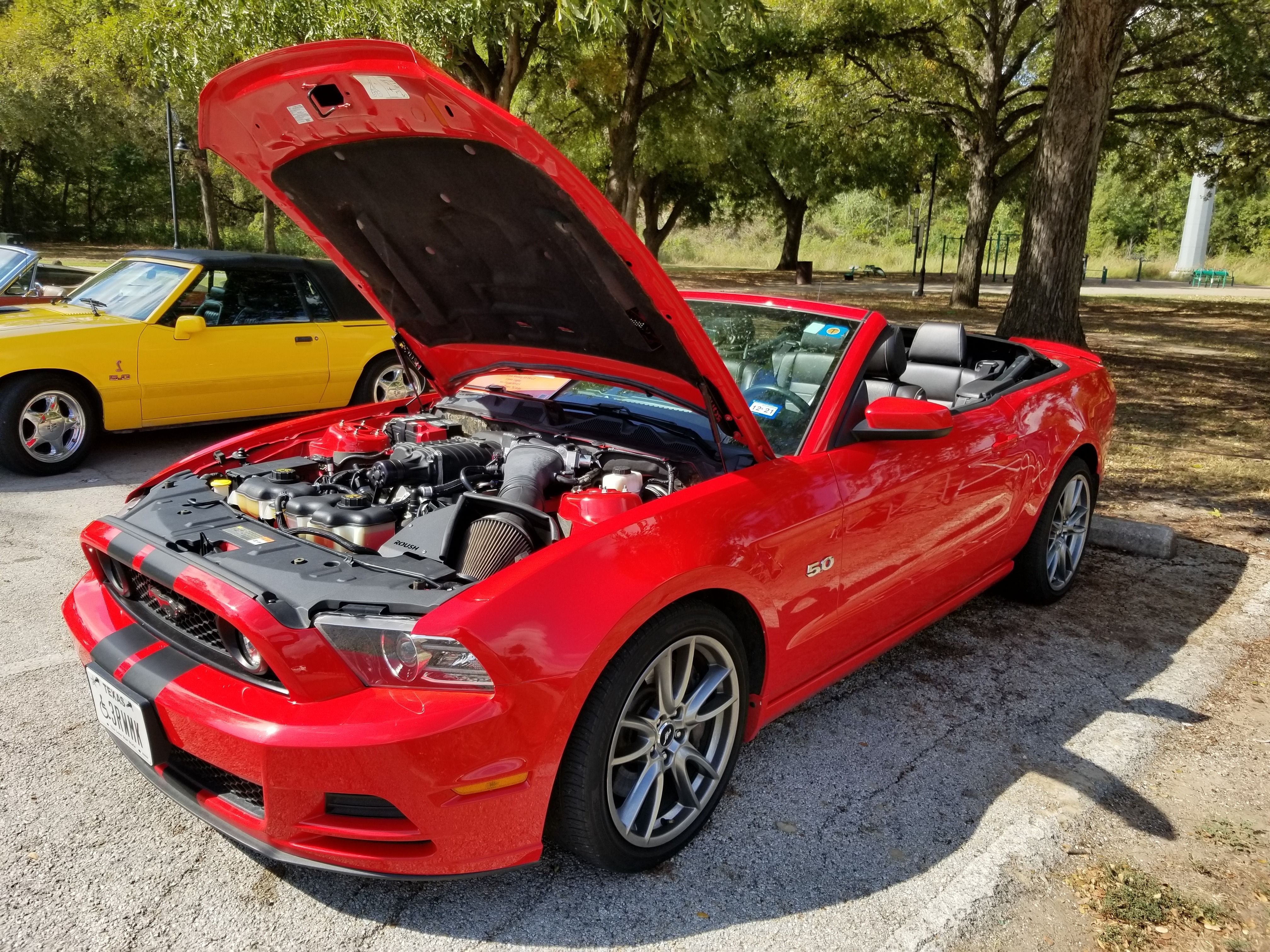 Used 2014 Ford Mustang GT w/ Electronics Package RWD image 9