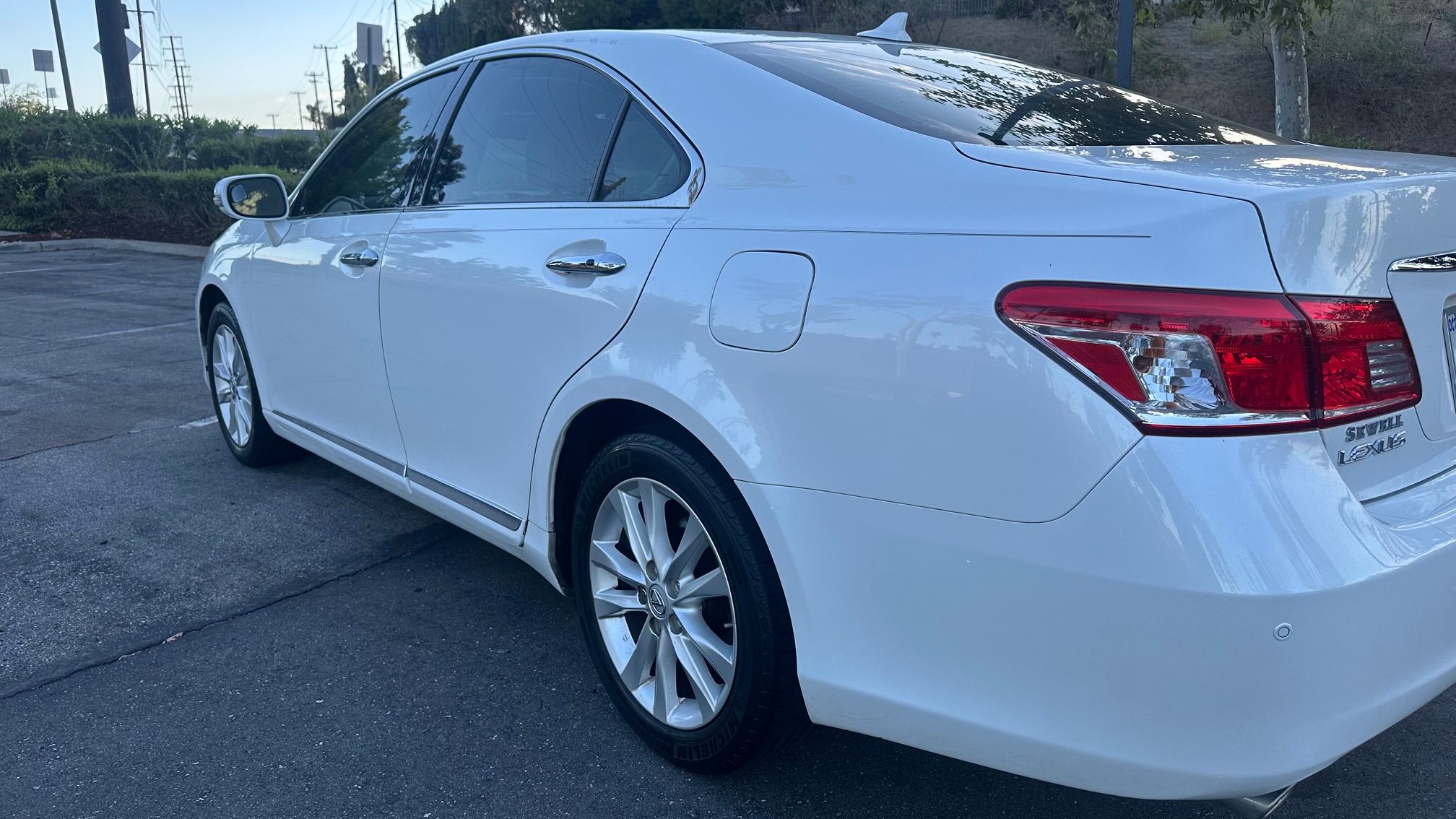 Used 2010 Lexus ES 350 w/ Preferred Accessory Package FWD image 30