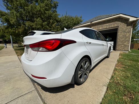 Used 2015 Hyundai Elantra Sport FWD image 4