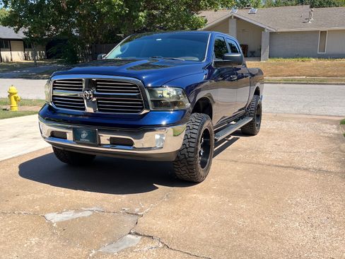 Used 2017 RAM 1500 Classic SLT w/ Luxury Group AWD/4WD image 10