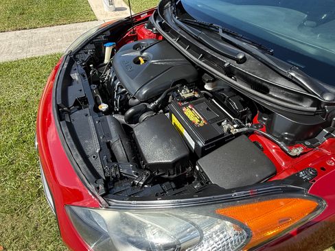 Used 2017 Hyundai Elantra GT FWD image 13