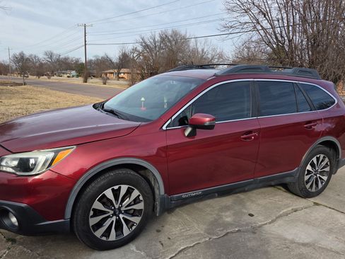 Used 2015 Subaru Outback 2.5i Limited image 2