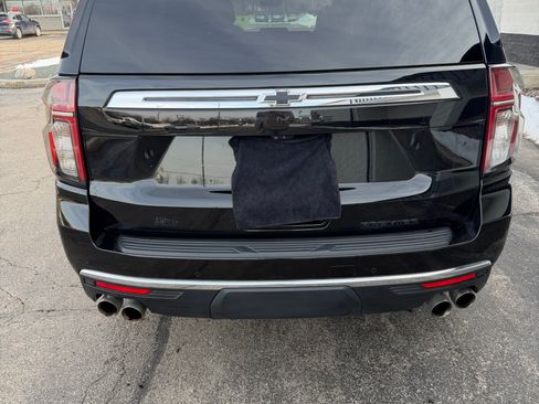 Used 2021 Chevrolet Tahoe Premier w/ Premium Package image 5