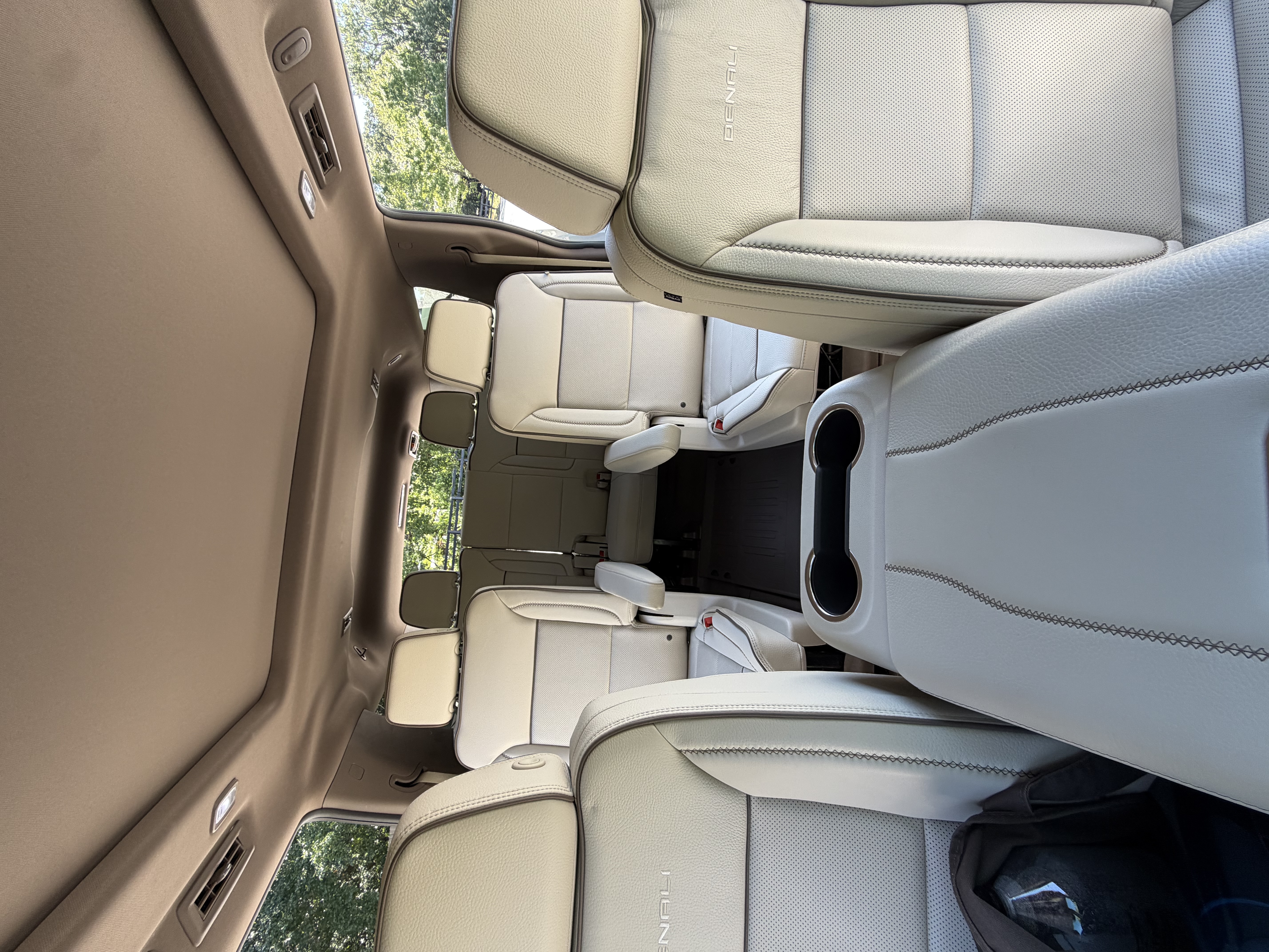 Used 2025 GMC Yukon Denali w/ Sun & Power Step Package AWD/4WD image 22