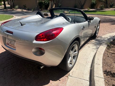 Used 2008 Pontiac Solstice Convertible w/ Preferred Package RWD image 16