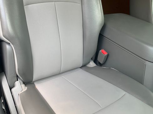 Used 2018 Nissan NV 2500 SV w/ Rear Door Glass Package RWD image 11
