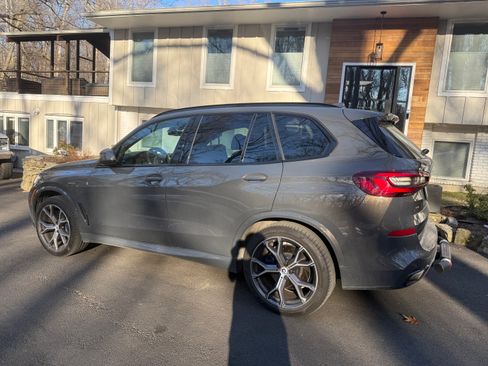 Used 2023 BMW X5 M50i w/ Executive Package image 4