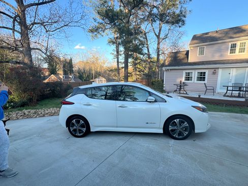 Used 2018 Nissan Leaf SL image 15