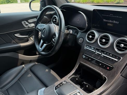 Used 2022 Mercedes-Benz GLC 300 4MATIC image 5