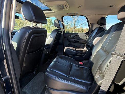 Used 2007 Chevrolet Tahoe LTZ w/ LTZ Preferred Equipment Group image 12